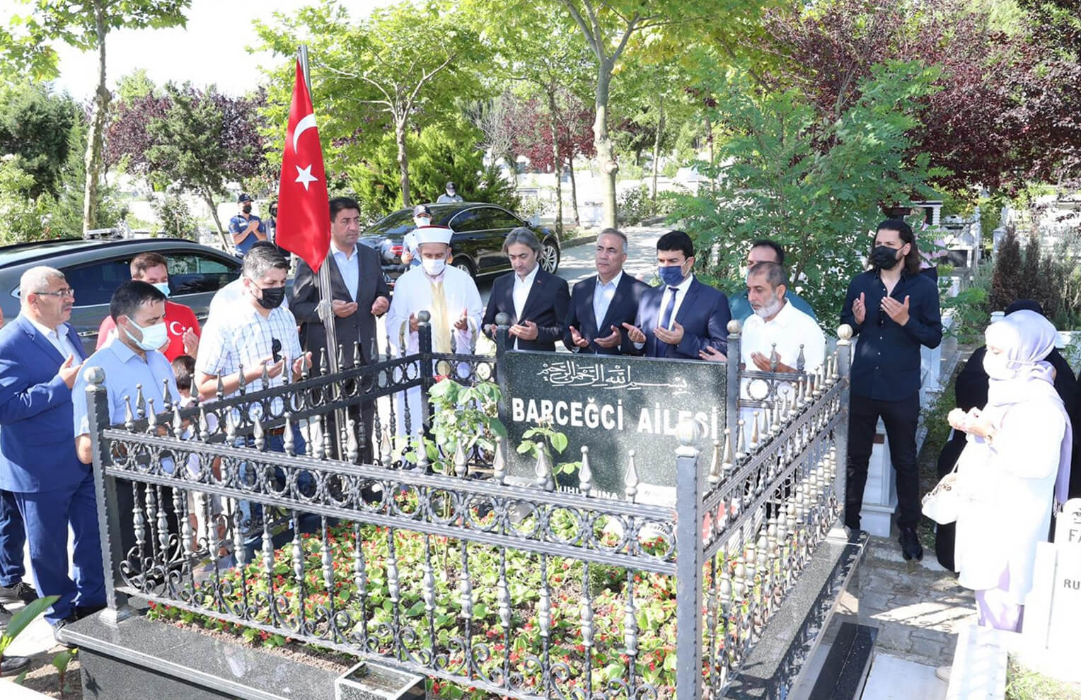 Başkan Dursun, 15 Temmuz Şehitlerinin Kabirlerini Ziyaret Ederek Dua Etti