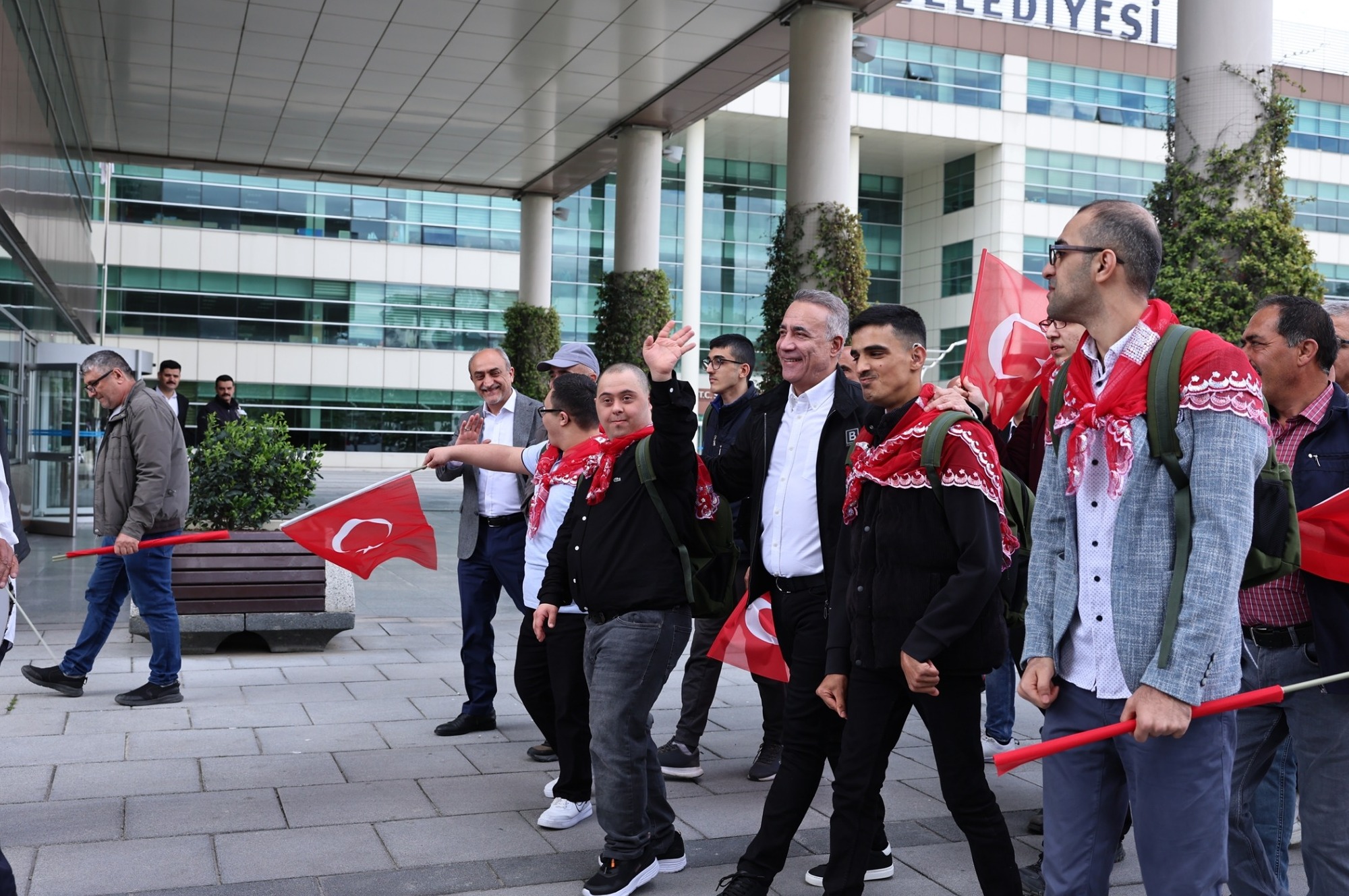 Sultangazi Belediye’sinden Özel Bireyler için Asker Uğurlaması