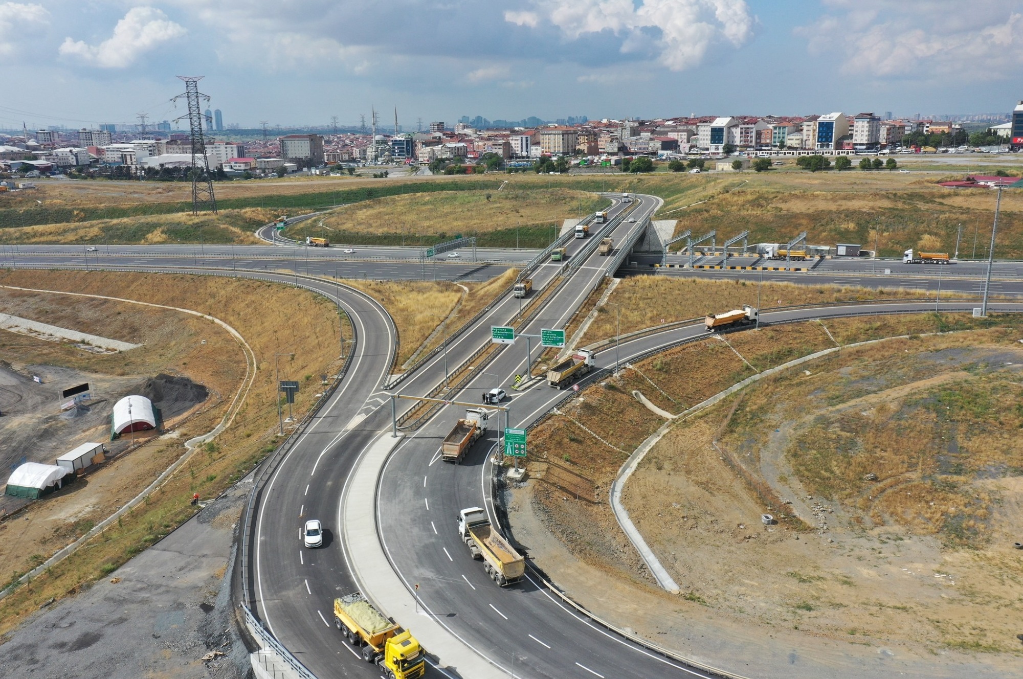 Sultangazi’de Hafriyat Kamyonlarının Sebep Olduğu Trafik Sorunu Tarihe Karıştı